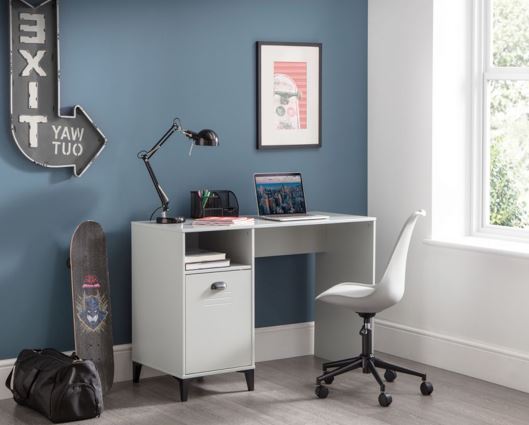 Lilianna Desk