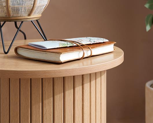 Axel Fluted Side Table - Oak